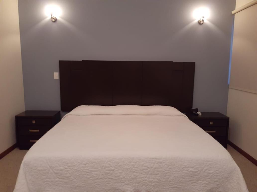 Hotel Candelero Yuriria Εξωτερικό φωτογραφία